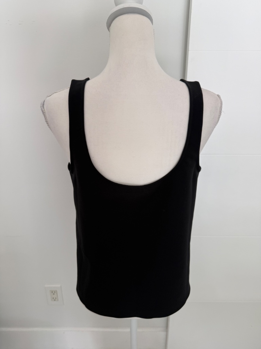La Ligne New York Mable Tank in Black Crepe NWT M Simple Elegant Style - Picture 4 of 6